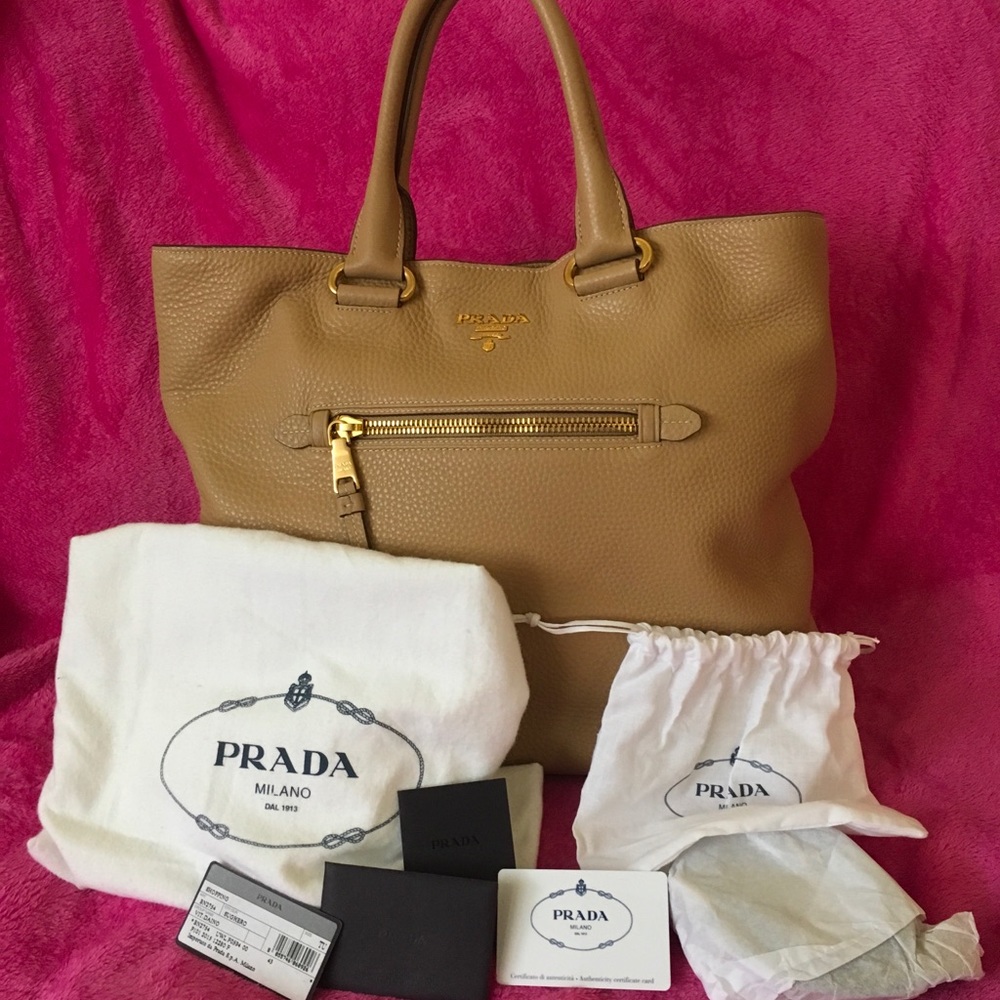 🌺BLACK FRIDAY!!!🌺Prada vitello convertible bag